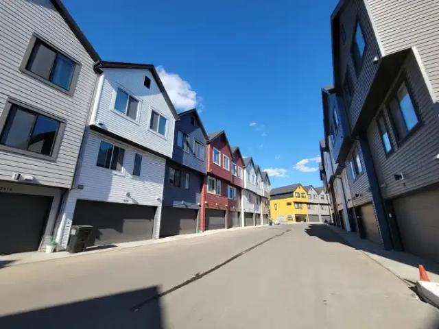 Townhouse for rent in Wedgewood, Alberta