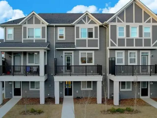 Townhouse for rent in Wedgewood, Alberta