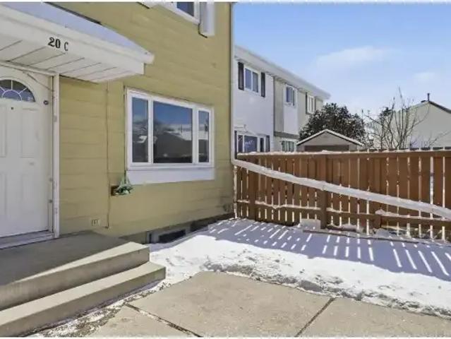 Townhouse for rent in Wedgewood, Alberta