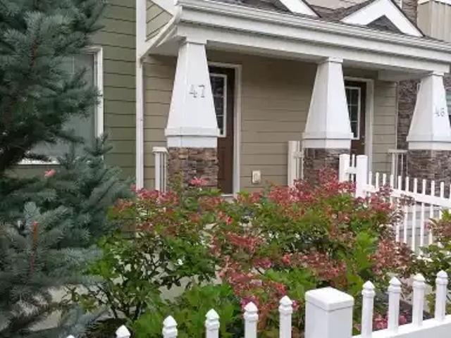 Townhouse for rent in Wedgewood, Alberta