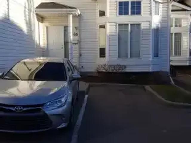 Townhouse for rent in Wedgewood, Alberta