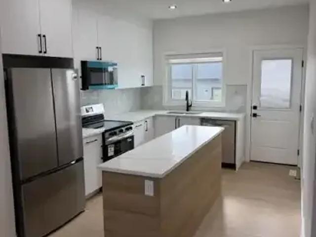 Townhouse for rent in Wedgewood, Alberta