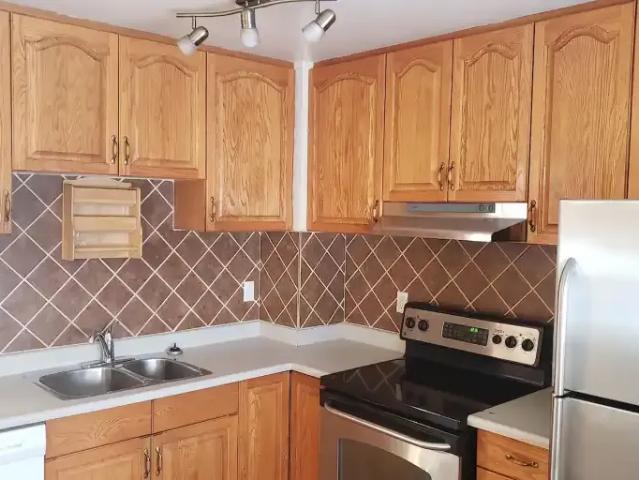 Townhouse for rent in Hairsine, Edmonton