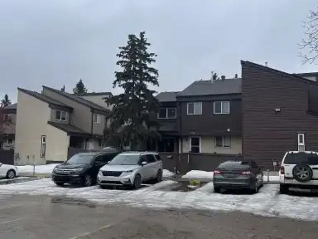 Townhouse for rent in Lymburn, Edmonton