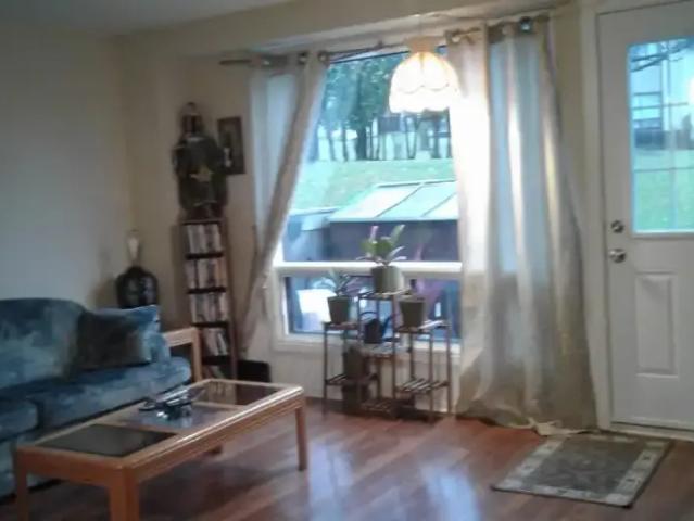 Townhouse for rent in Mulhurst Bay, Ontario
