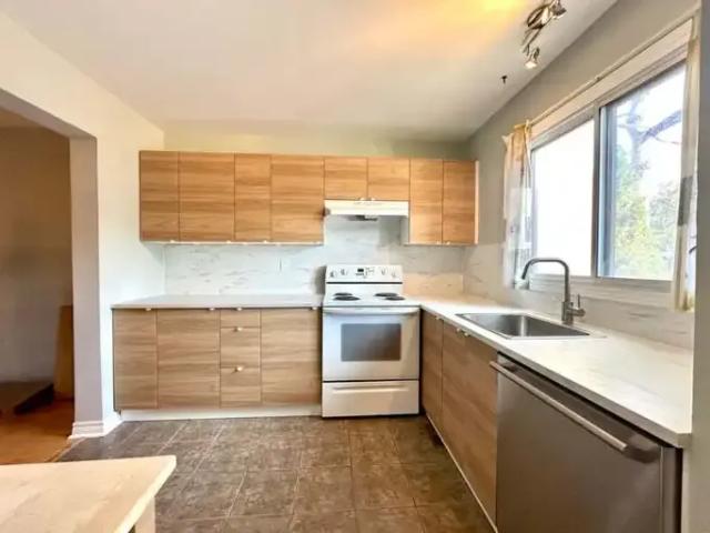 Townhouse for rent in Mulhurst Bay, Ontario