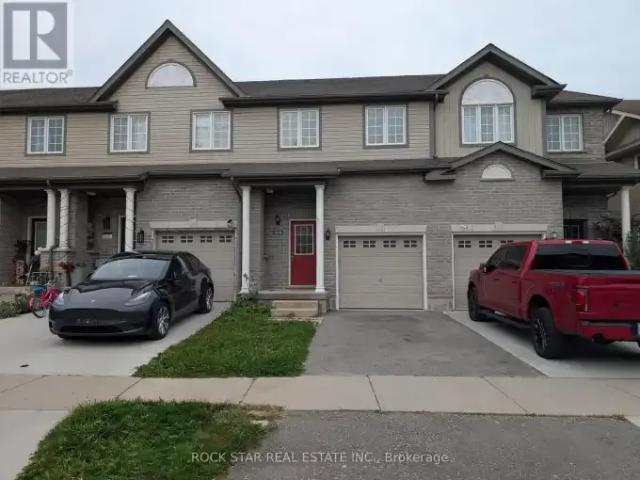 Townhouse for rent in Huron South, Kitchener