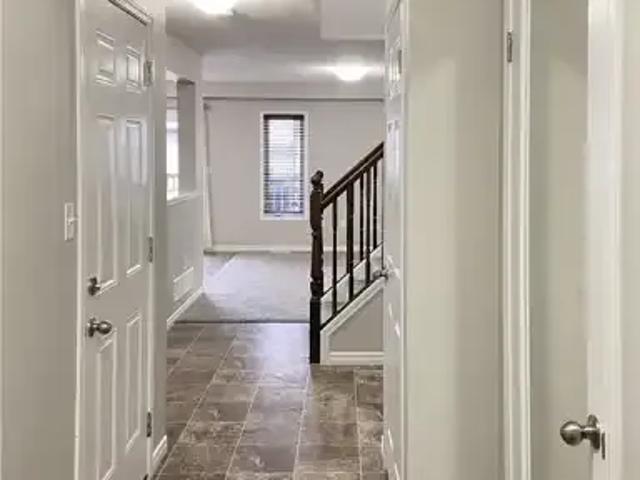 Townhouse for rent in Grand River South, Kitchener
