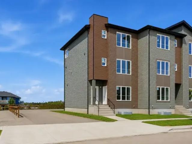 Townhouse for rent in Rolly View, Alberta