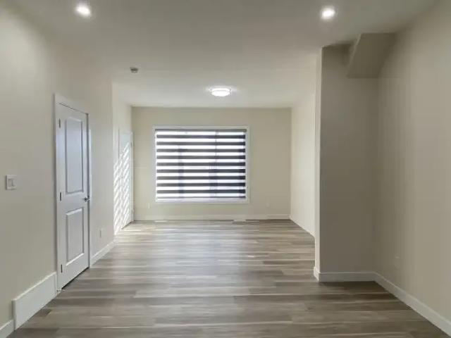 Townhouse for rent in Rolly View, Alberta