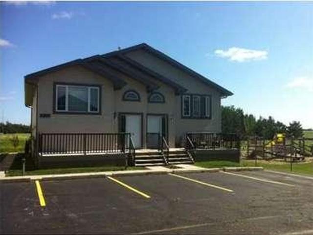 Townhouse for rent in Legal, Alberta