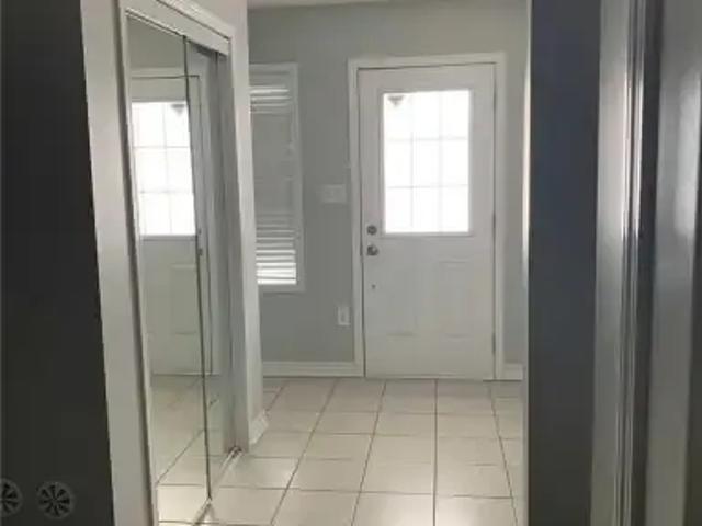 Townhouse for rent in Milton, Ontario
