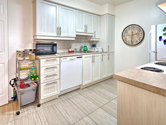 Townhouse for rent in Beaconsfield, Quebec