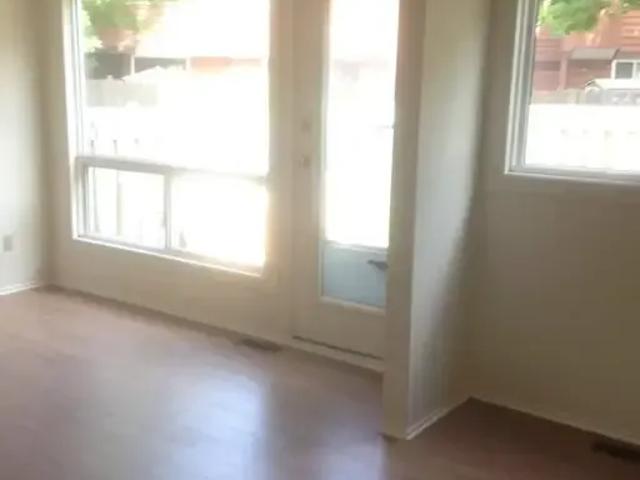 Townhouse for rent in Nepean