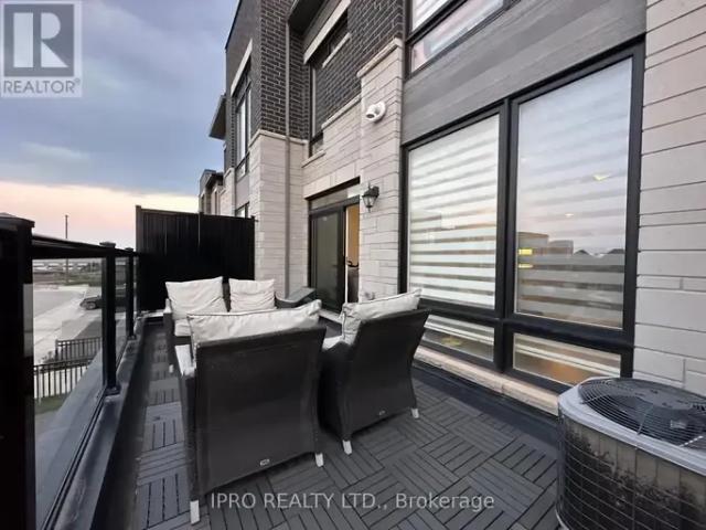 Townhouse for rent in Oakville