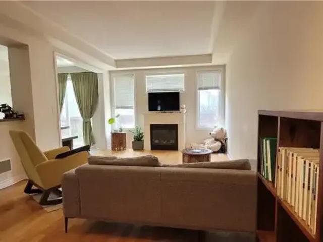 Townhouse for rent in Oakville, Ontario
