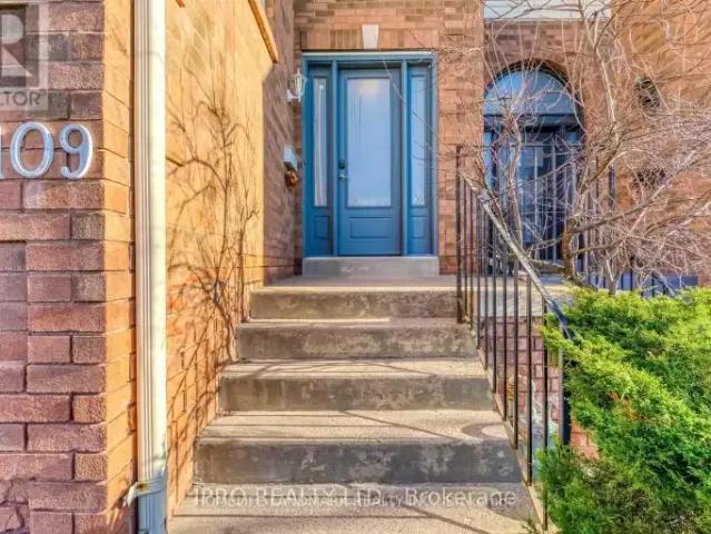 Townhouse for rent in Oakville, Ontario
