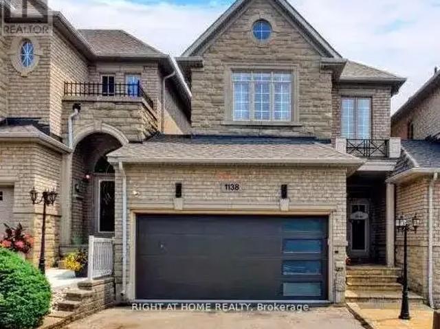Townhouse for rent in Oakville, Ontario