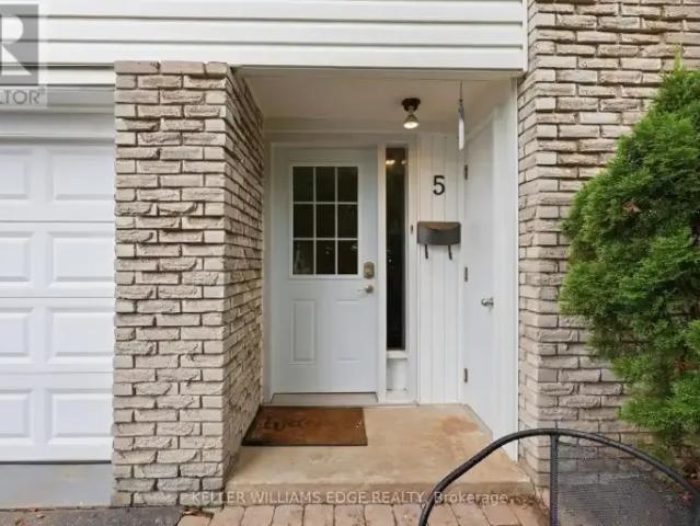 Townhouse for rent in Oakville, Ontario