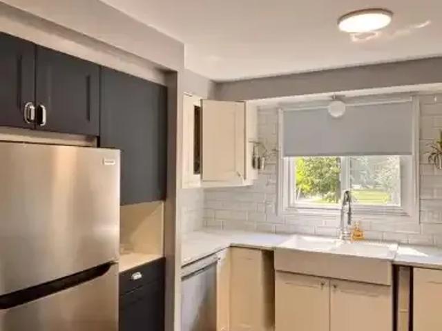 Townhouse for rent in Oakville, Ontario