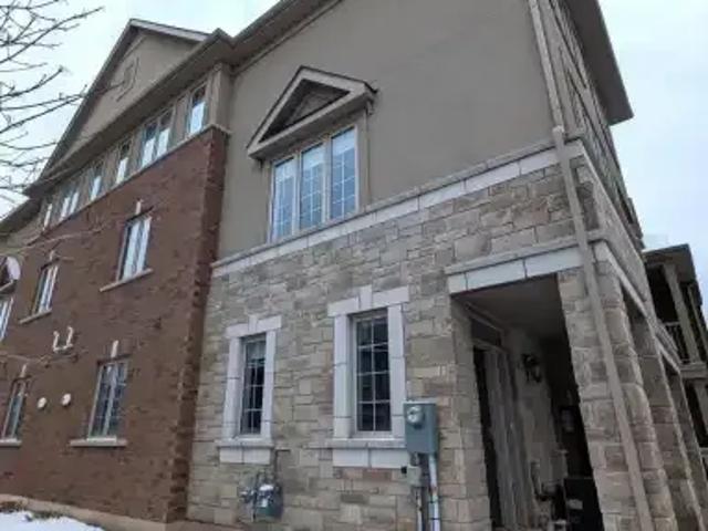 Townhouse for rent in Oakville, Ontario