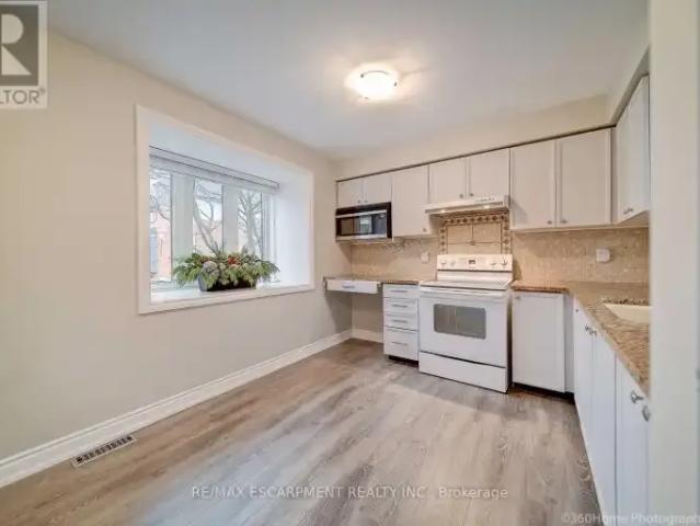Townhouse for rent in Oakville, Ontario