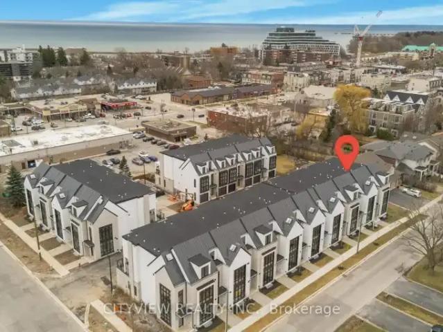 Townhouse for rent in Oakville, Ontario