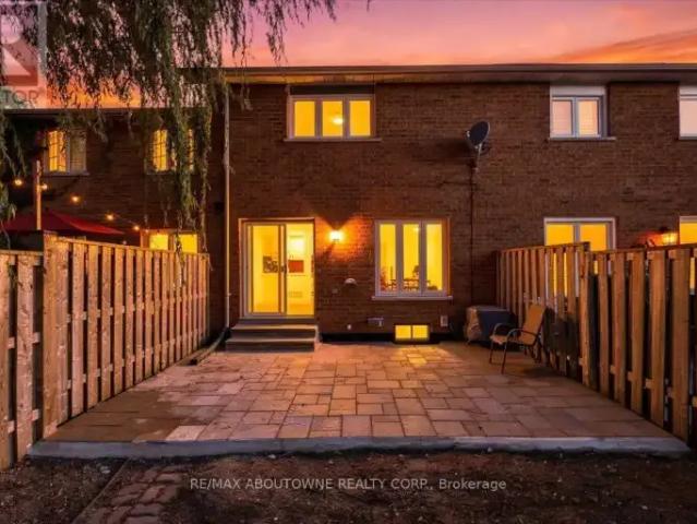 Townhouse for rent in Oakville, Ontario