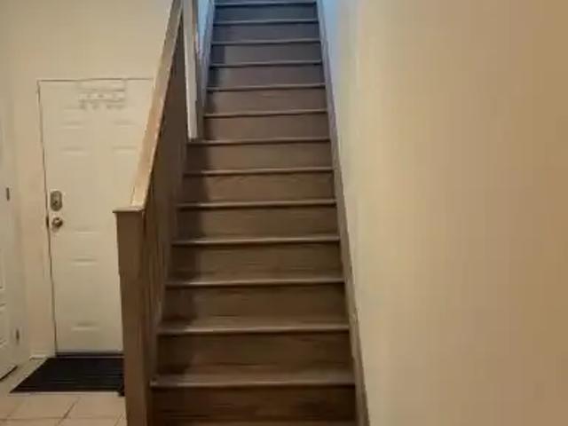 Townhouse for rent in Oakville, Golden Horseshoe