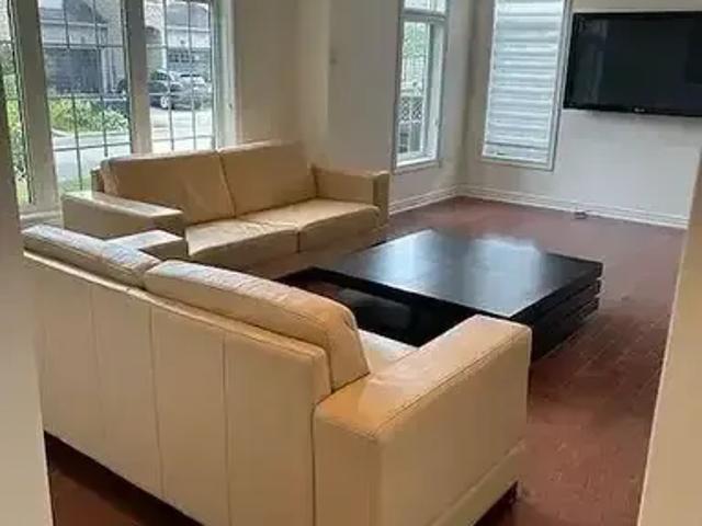 Townhouse for rent in Oakville