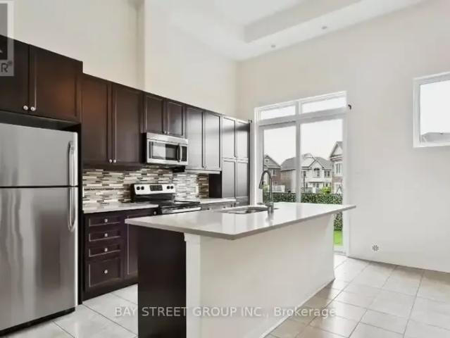 Townhouse for rent in Oakville