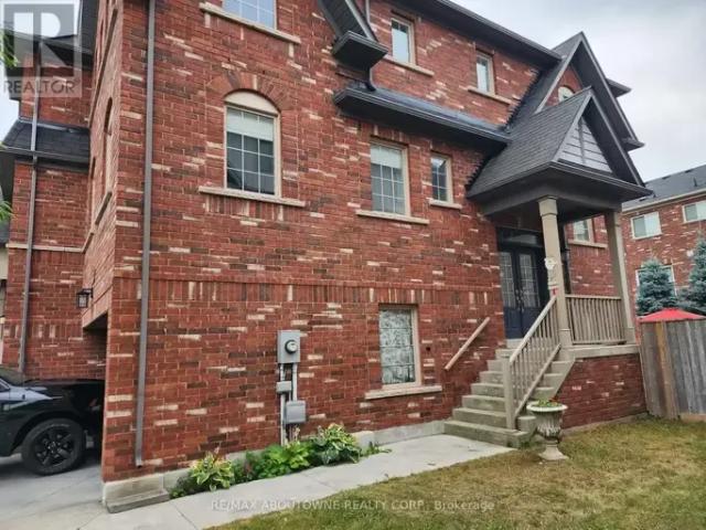 Townhouse for rent in Oakville