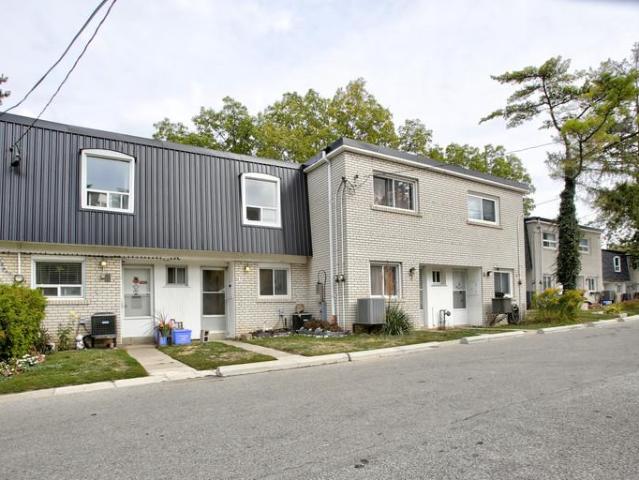 Townhouse for rent in Oakville, Ontario