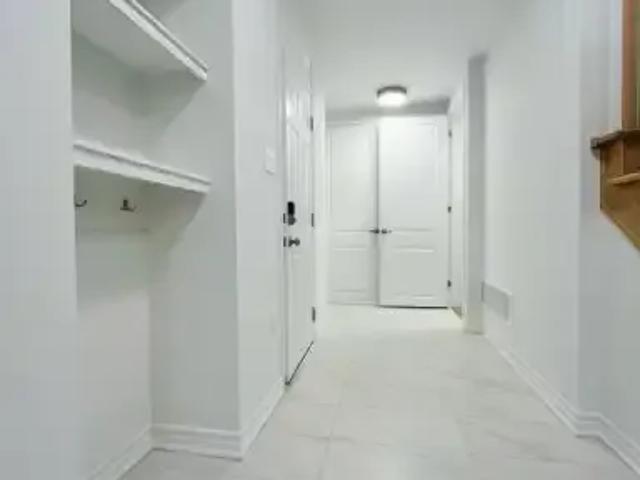 Townhouse for rent in Oakville, Ontario