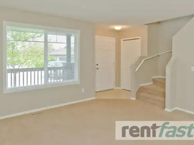 Townhouse for rent in Business Park, Okotoks
