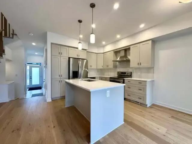 Townhouse for rent in Mulhurst Bay, Ontario