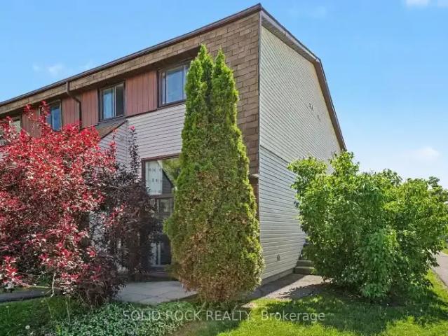Townhouse for rent in Mulhurst Bay, Ontario