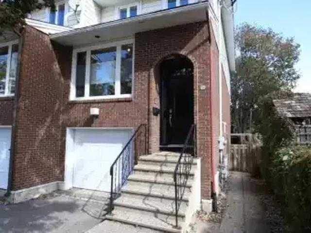 Townhouse for rent in Laurentian View, Ottawa