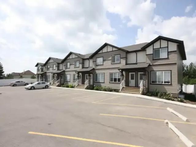 Townhouse for rent in Penhold, Town of Penhold