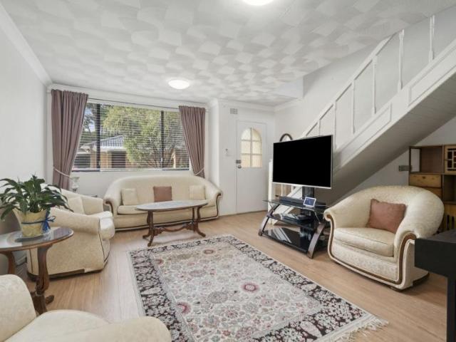 Townhouse for rent in Rhodes, City of Canada Bay Council