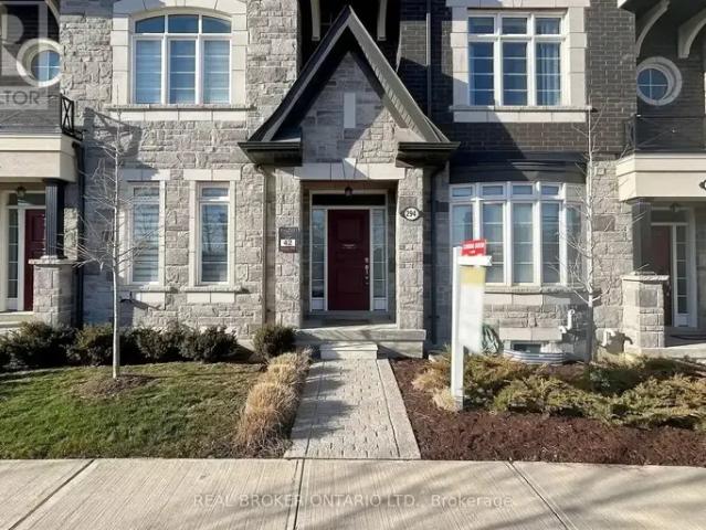 Townhouse for rent in Richmond Hill