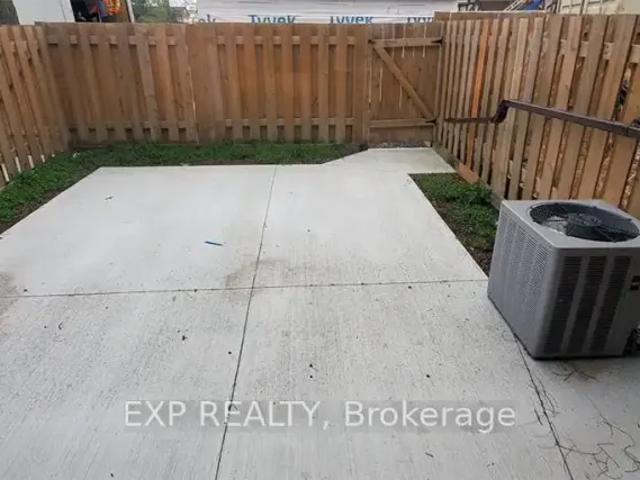 Townhouse for rent in St. Catharines, Golden Horseshoe