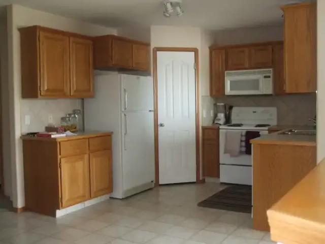 Townhouse for rent in Strathmore, Alberta