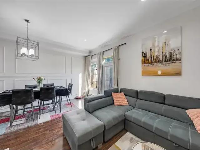 Townhouse for rent in Surrey, British Columbia