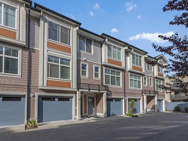 Townhouse for rent in Surrey, British Columbia