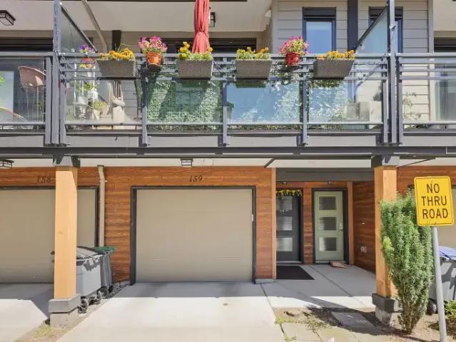 Townhouse for rent in Surrey, British Columbia