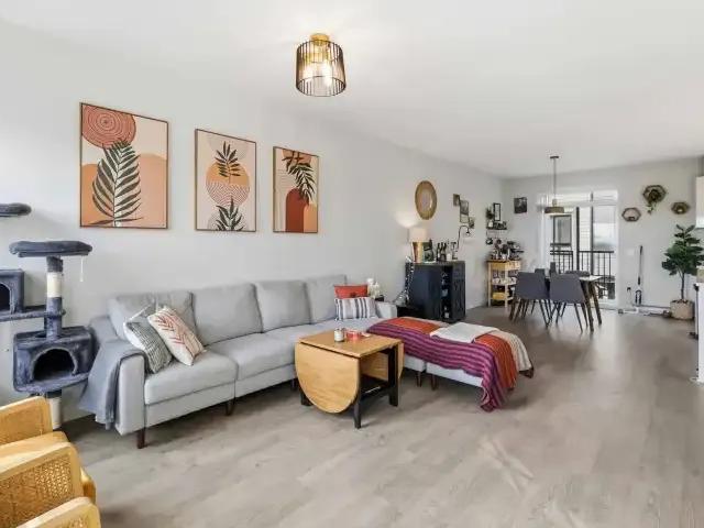 Townhouse for rent in Sullivan, Surrey