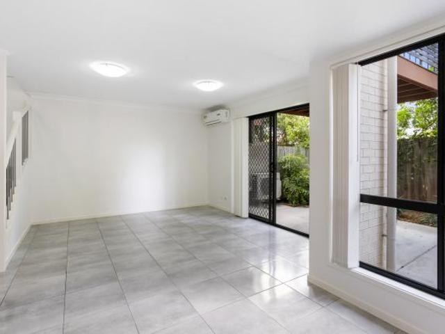 Townhouse for sale in Toombul, Queensland