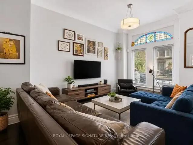 Townhouse for rent in Woburn, Ontario