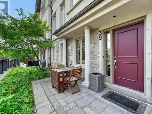 Townhouse for rent in Vaughan, Golden Horseshoe